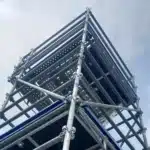 Régie en hauteur échafaudage